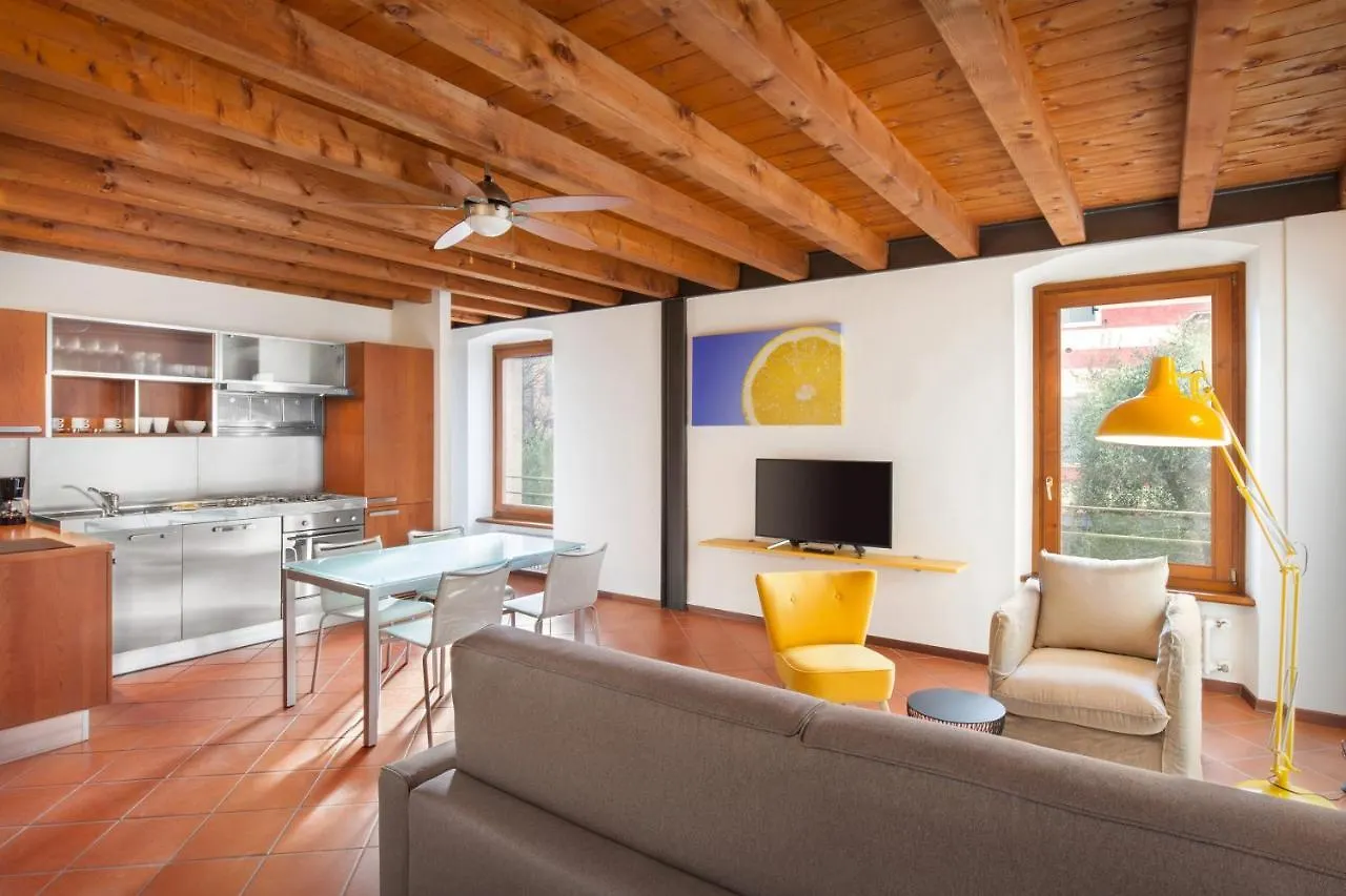 Giallo Limone Apartment With Pool 토리델베나코