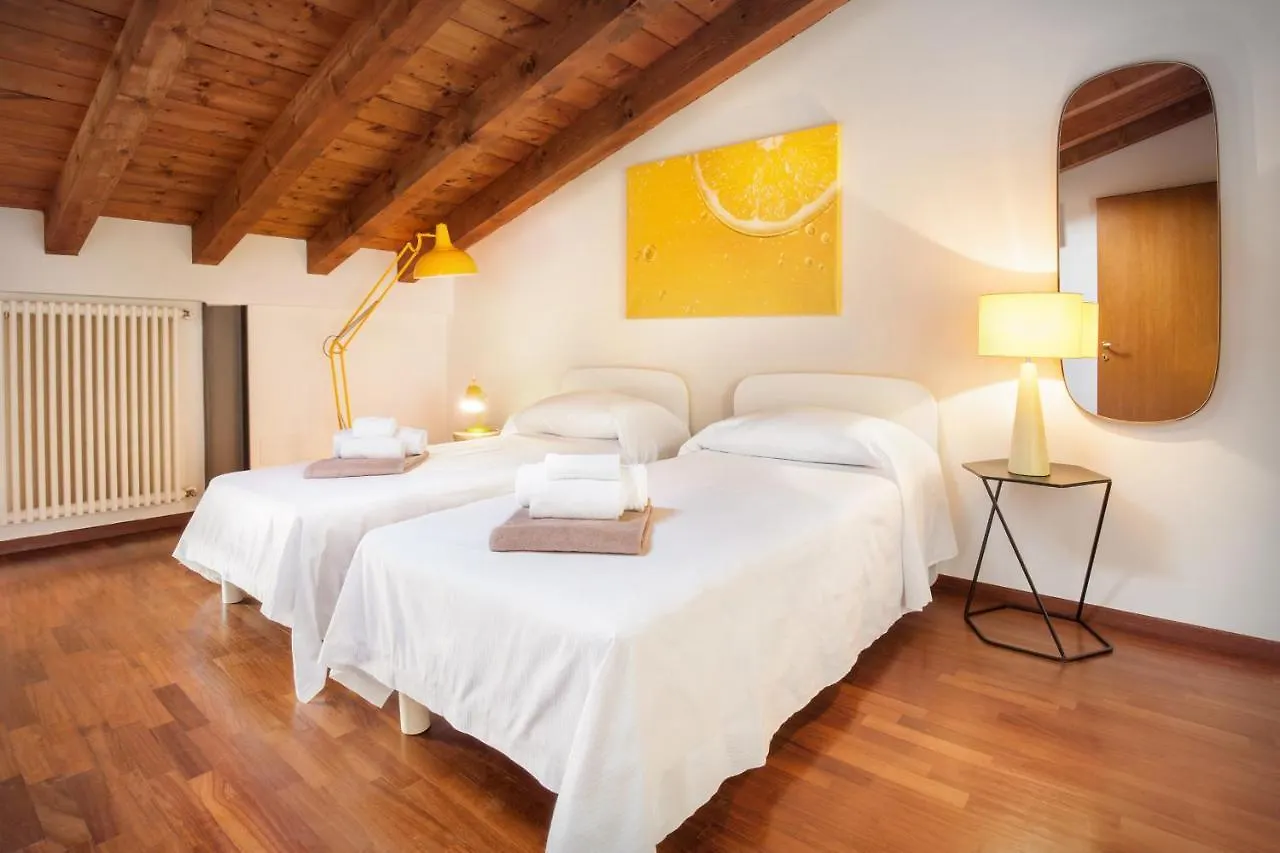 Giallo Limone Apartment Torri Del Benaco Italia